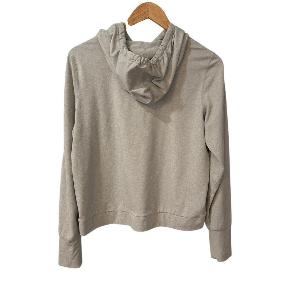 Vuori Halo Essential Hoodie Womens Light Heather Gray M Lightweight Pullover - Picture 2 of 9